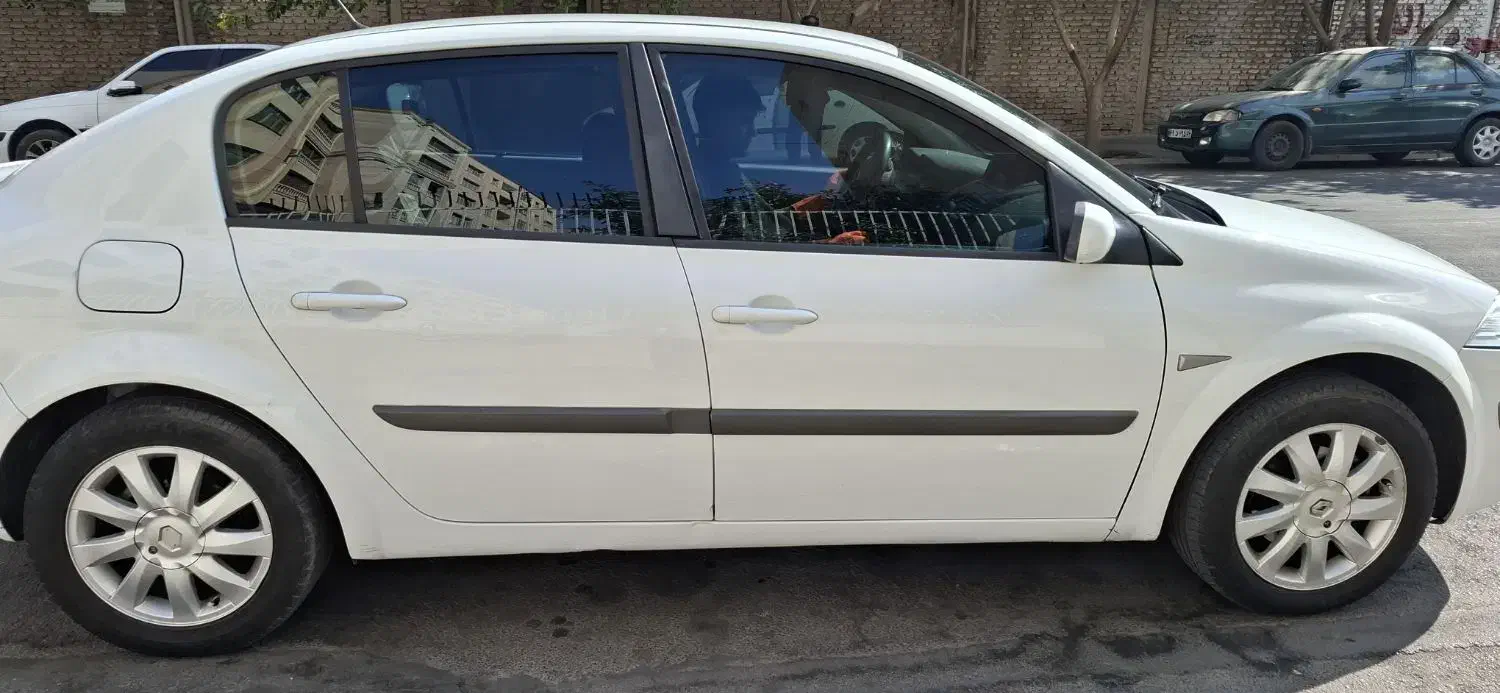 ماشین مگان مدل ۸۹|خودرو سواری و وانت|شیراز, کلاهدوز|دیوار