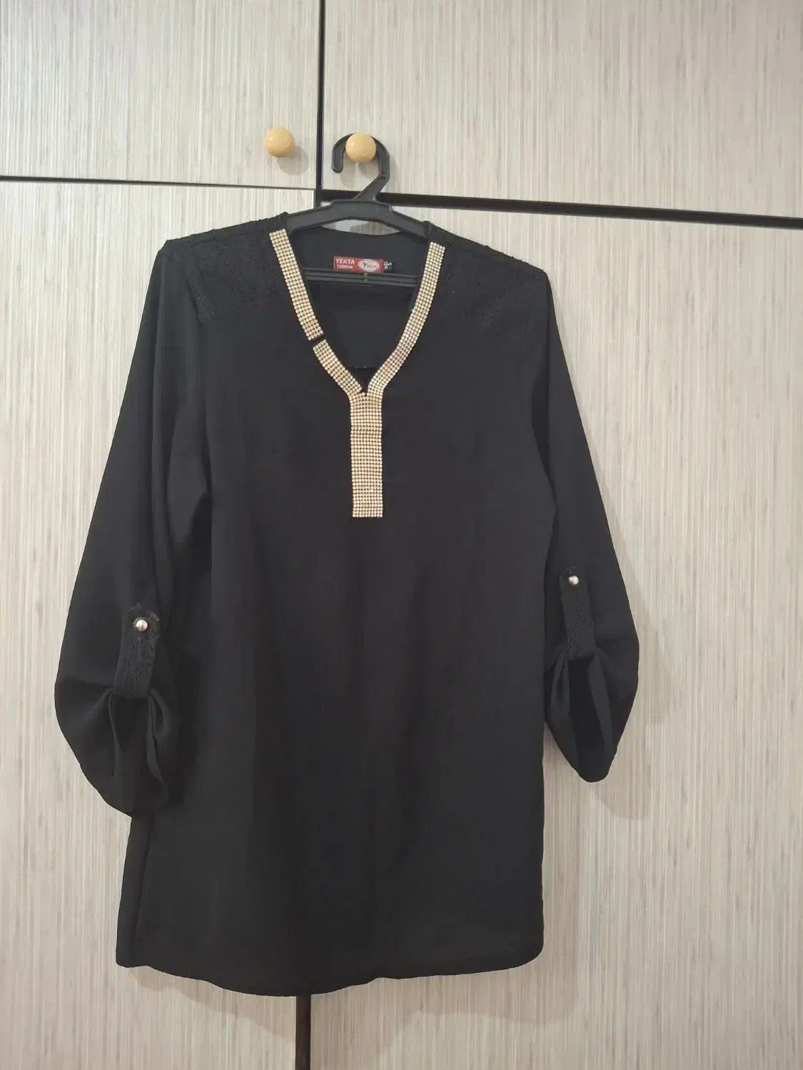 تعدادی تونیک|لباس|سنندج, |دیوار