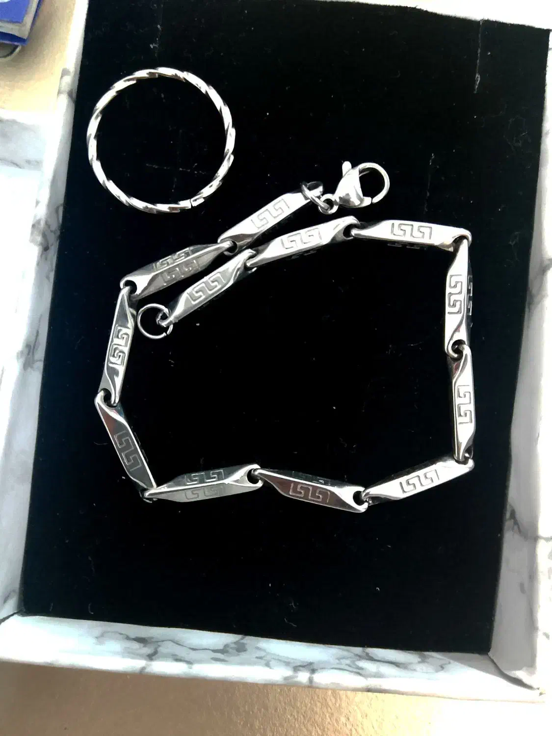 گردنبند و دستبند و رینگ|بدلیجات|تربت‌حیدریه, باغ سلطانی|دیوار