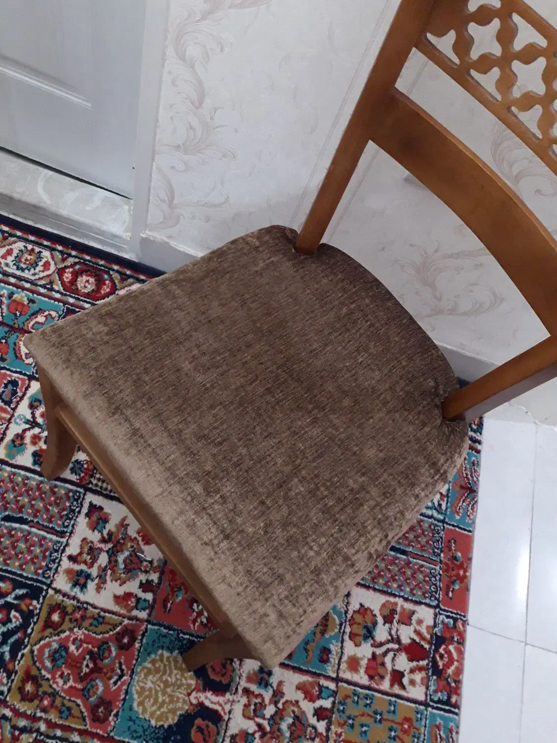 چهار عدد صندلی چوبی|صندلی و نیمکت|تبریز, |دیوار