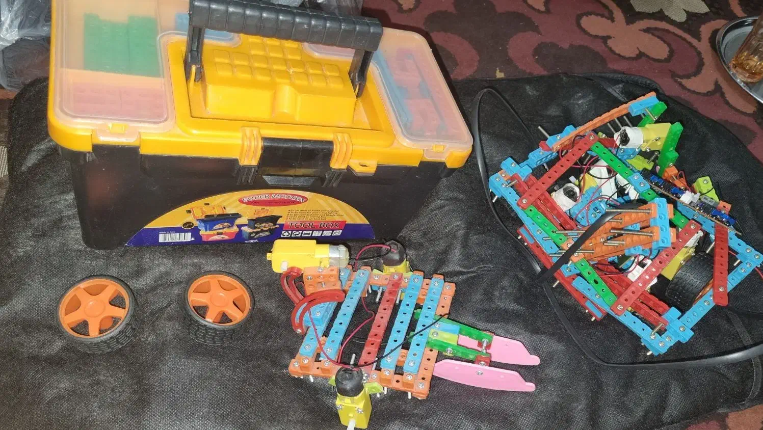 رباتیک|اسباببازی|کرج, برغان|دیوار