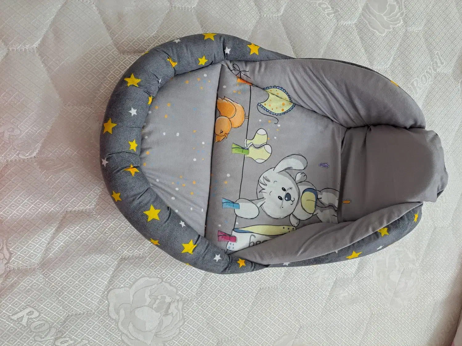 سرهمی نوزادی و قنداق سوئیسی|کفش و لباس بچه|حبیب آباد, |دیوار