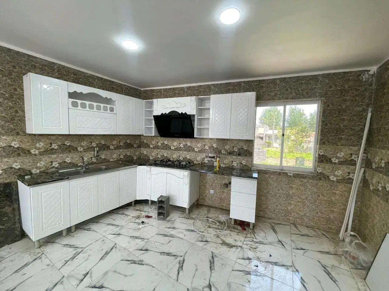 ۱۰۰ متر ویلا شهرکی بر خیابان اصلی|فروش خانه و ویلا|چاف و چمخاله, |دیوار