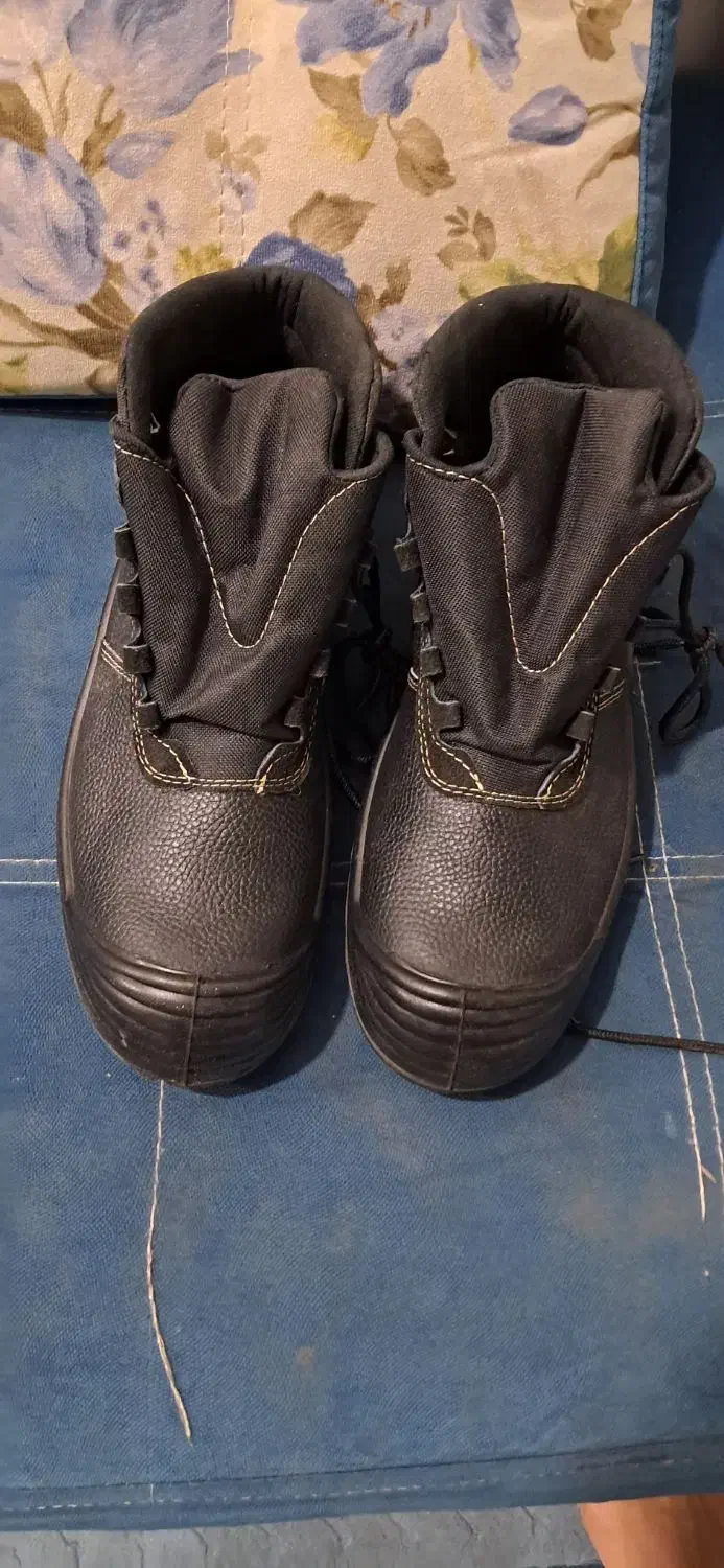 کفش ایمنی|کیف، کفش، کمربند|دزفول, |دیوار