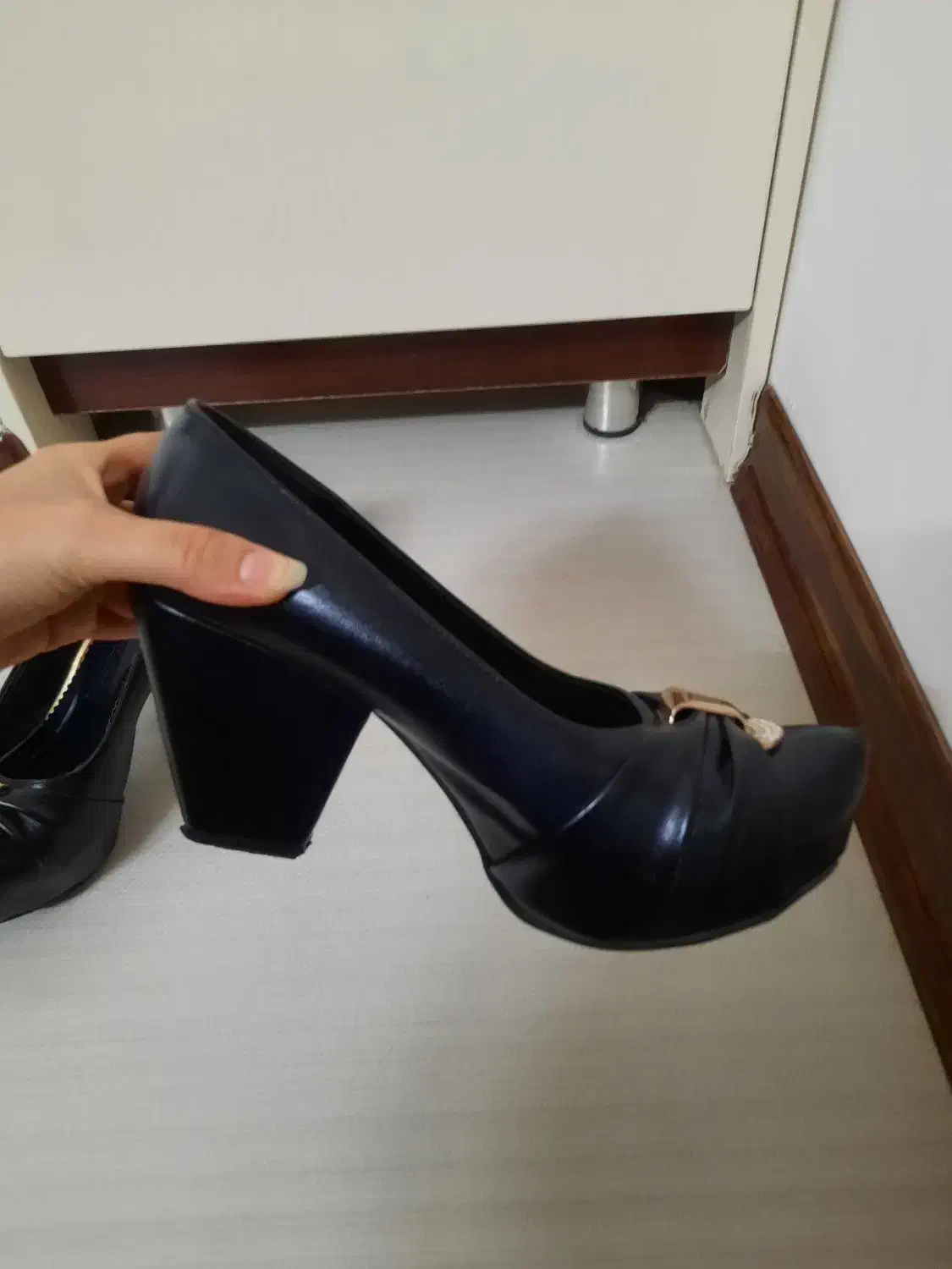 کفش مجلسی|کیف، کفش، کمربند|شیروان (خراسان), |دیوار