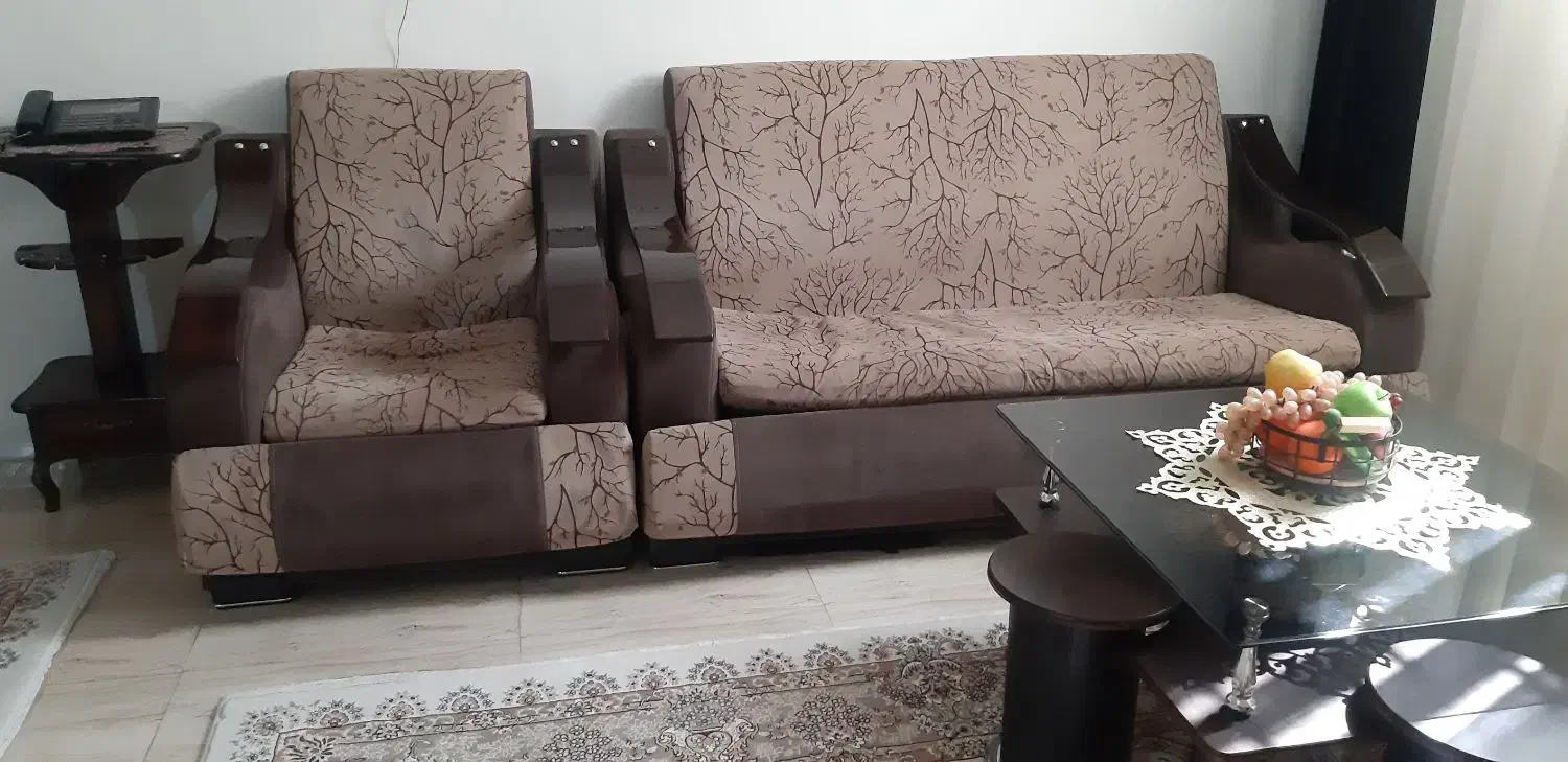 مبل راحتی هفت نفره|مبلمان خانگی و میز عسلی|صحنه, |دیوار