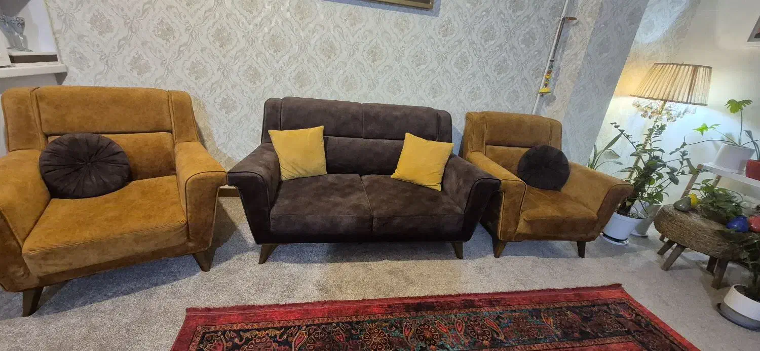 سرویس مبلمان ۷ نفره به همراه میز وسط|مبلمان خانگی و میز عسلی|اهواز, کوی شاهد|دیوار