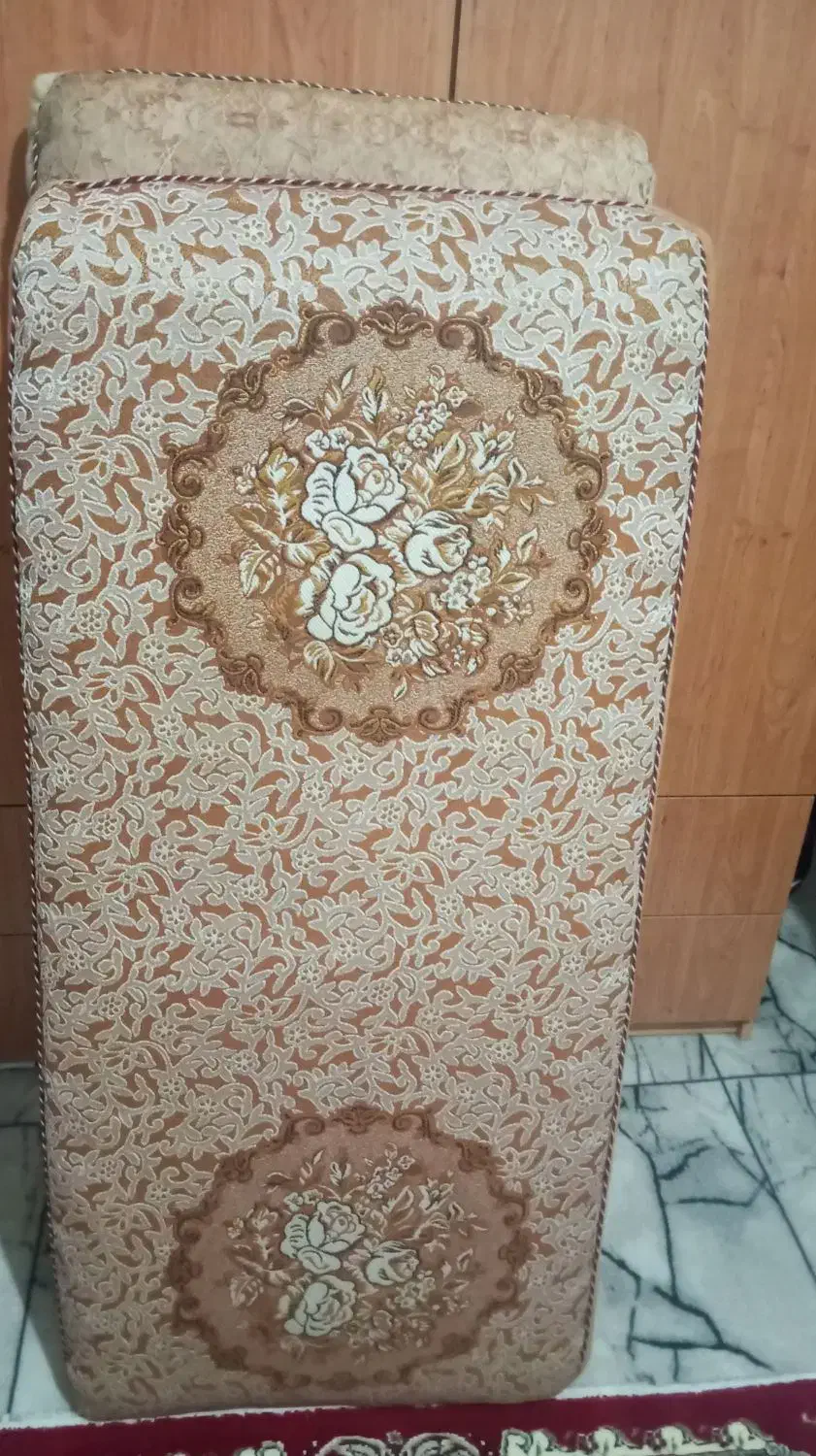 4عدد پشتی سالم بدون ایراد|پشتی|ارومیه, |دیوار