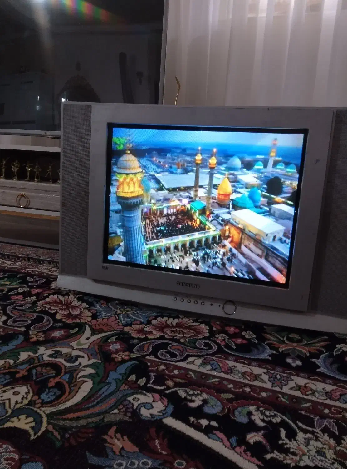 تعدادی وسایل منزل.تلویزیون.میز.جاکفشی.دوچرخه۱۶|تلویزیون و پروژکتور|خاوه, |دیوار