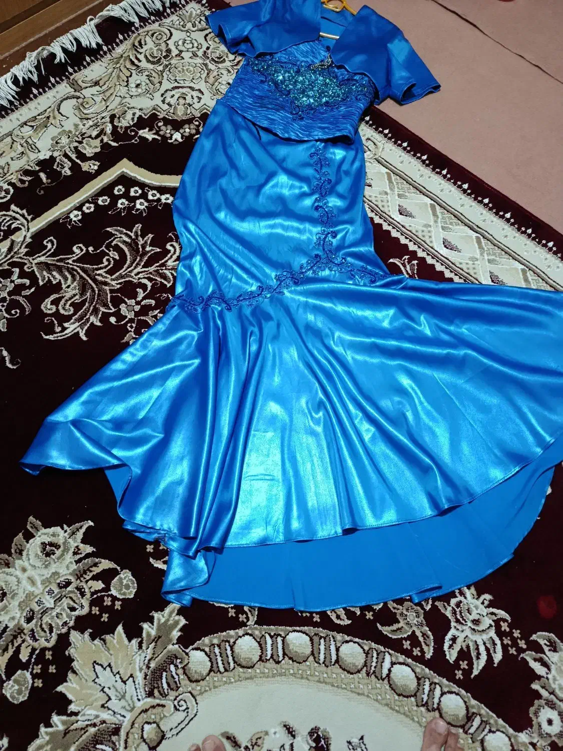 دو دست لباس جشن|لباس|مسجد سلیمان, |دیوار