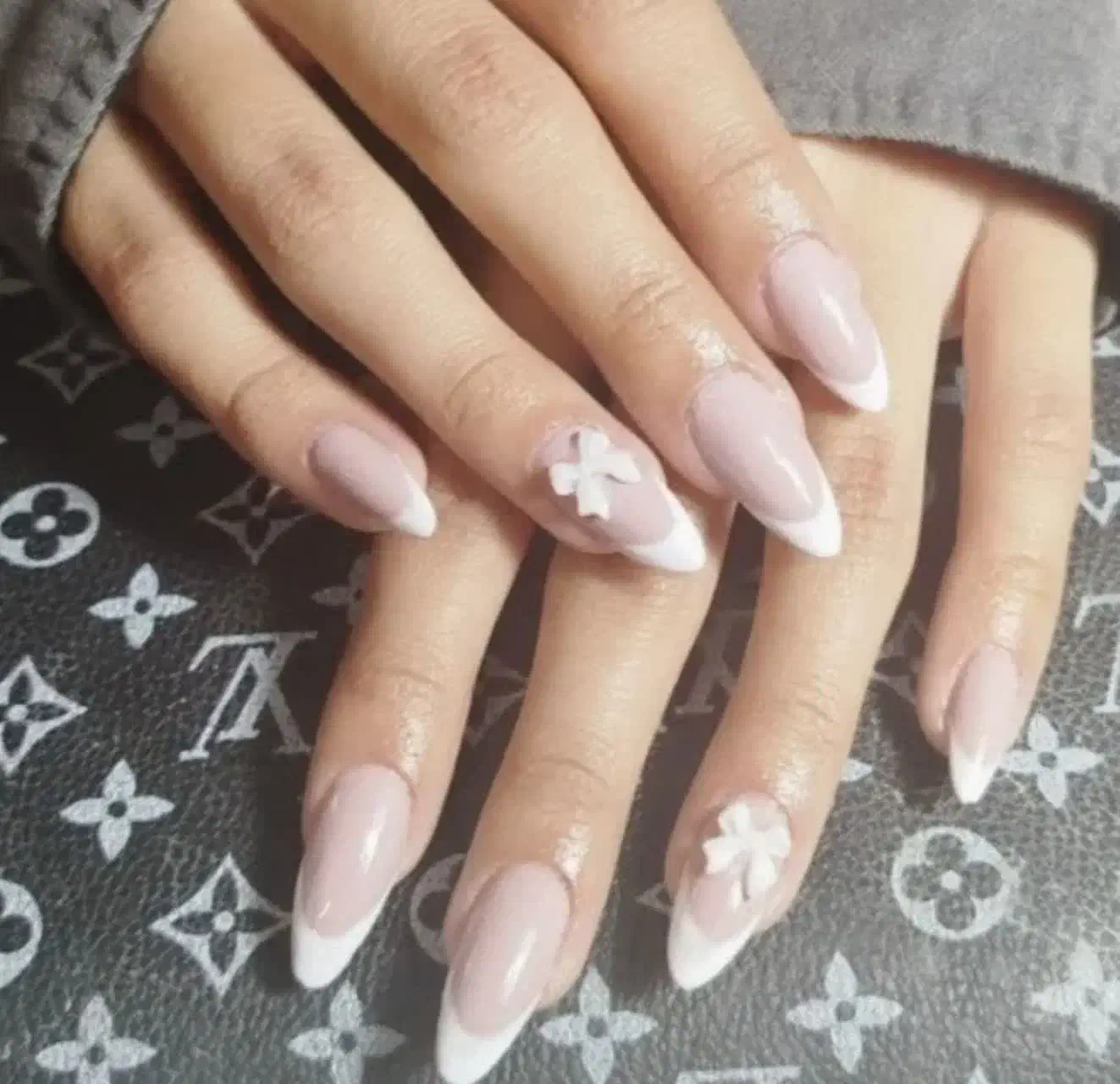 کاشت ناخن|خدمات آرایشگری و زیبایی|مشهد, نوید|دیوار