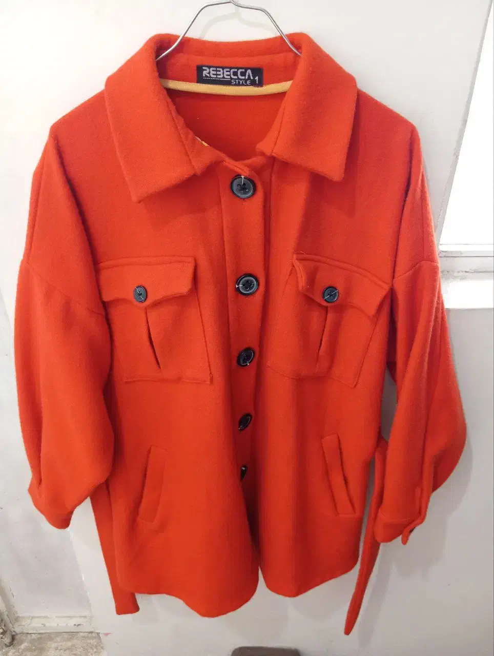 کاپشن|لباس|ارومیه, |دیوار