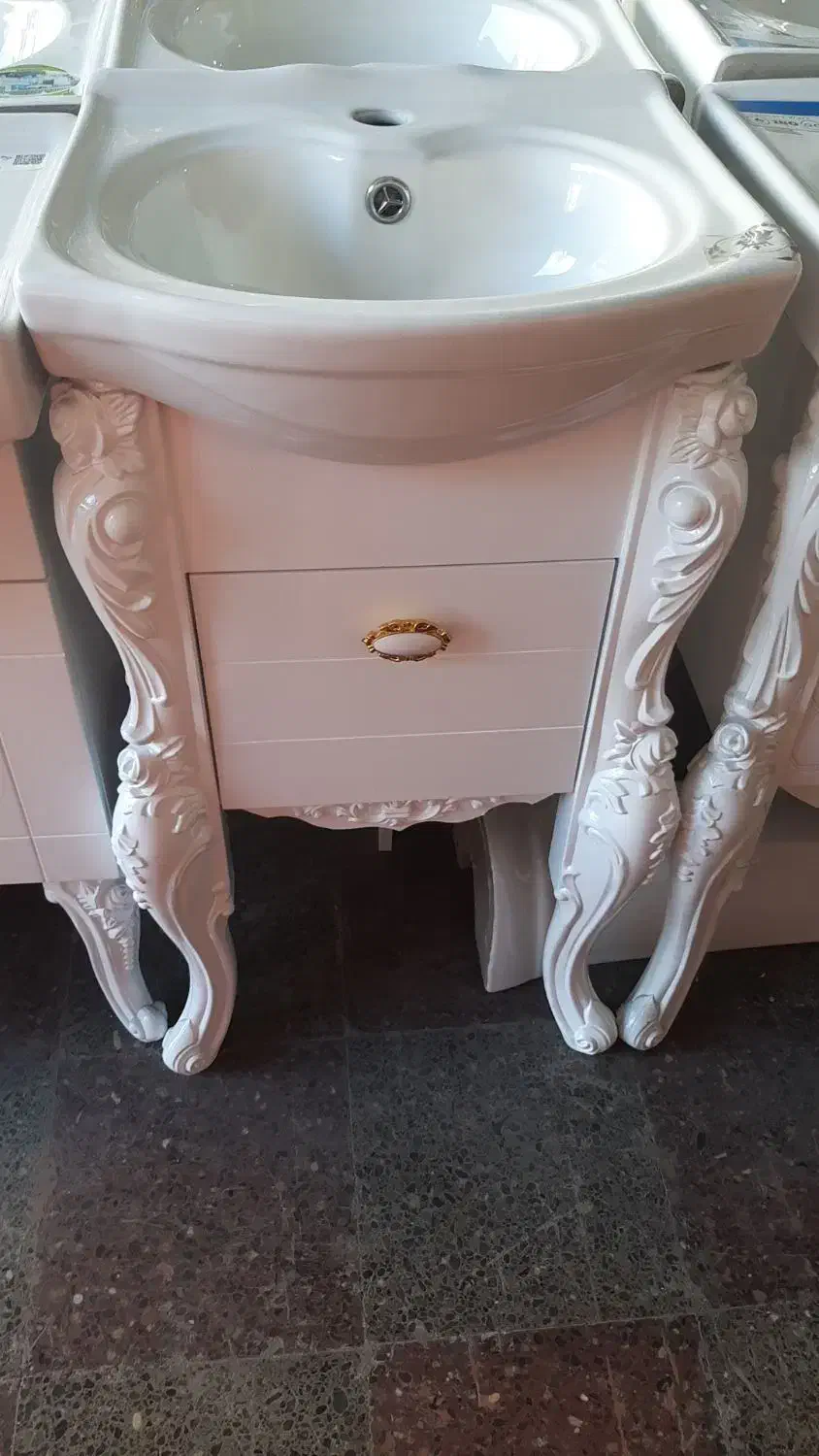 روشویی کابینتی و آینه کابین دار|لوازم سرویس بهداشتی|رشت, نظری|دیوار