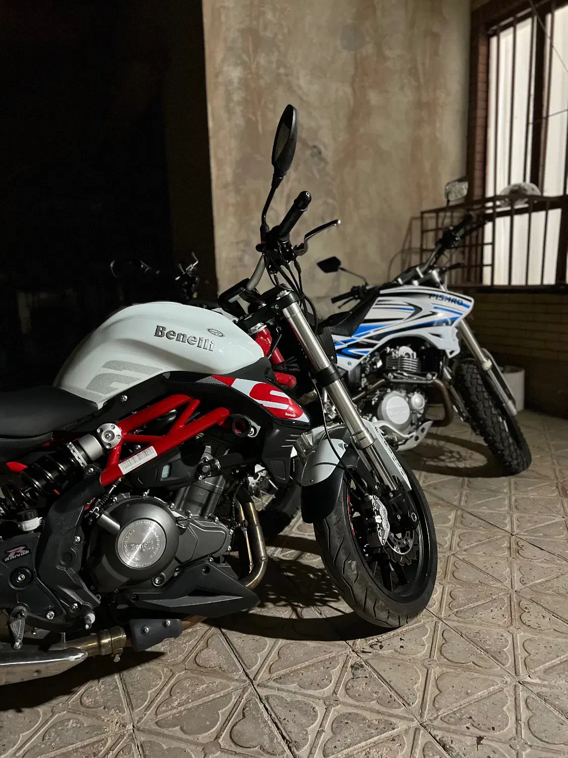 بنلی ۳۰۰ وتریل پیشرو گلد ۲۵۰|موتورسیکلت|کرمان, |دیوار