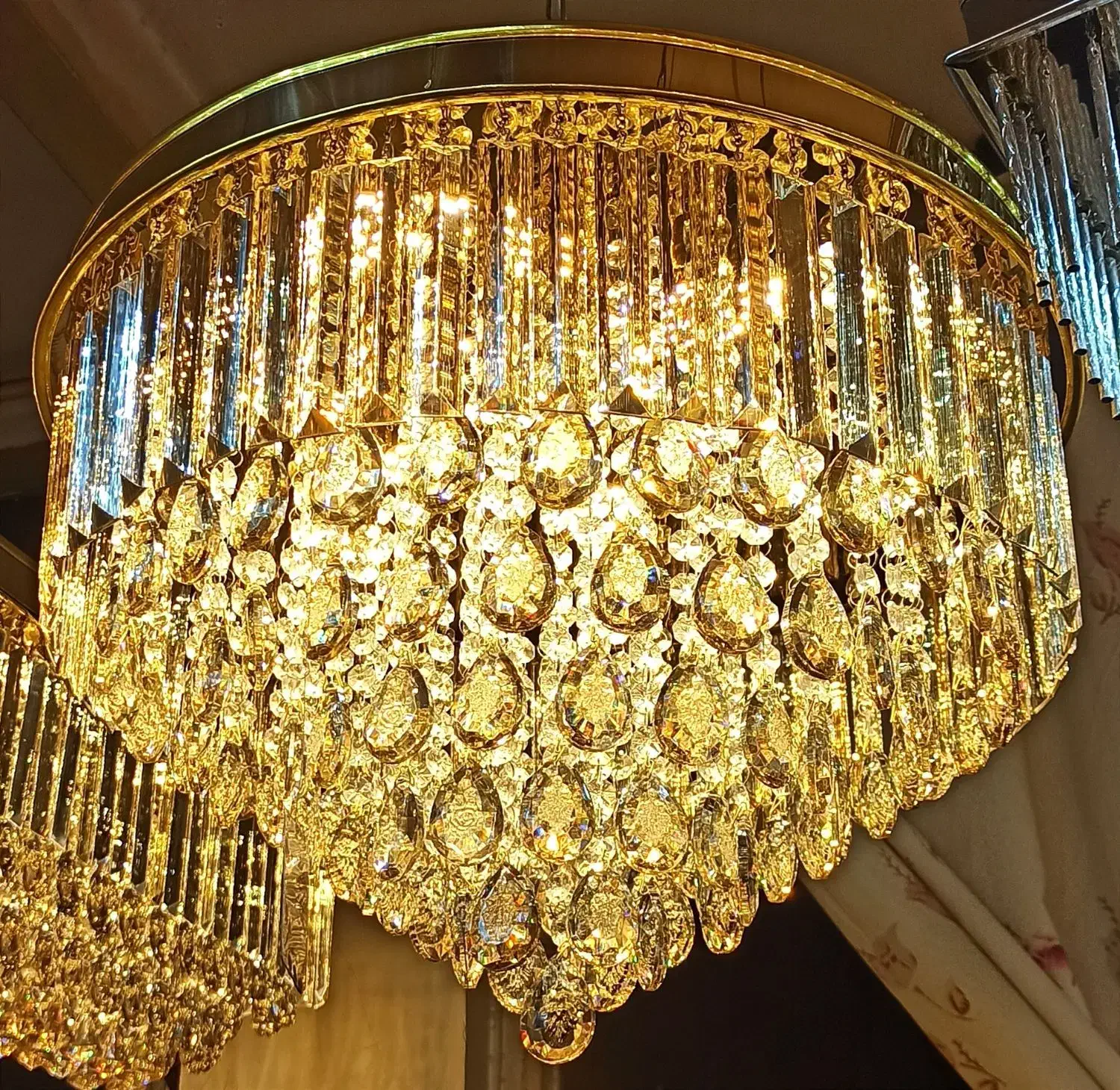 لوستر، کریستالی مدل آیلا کد ۱۷۴|لوستر و چراغ آویز|قم, نیروگاه|دیوار