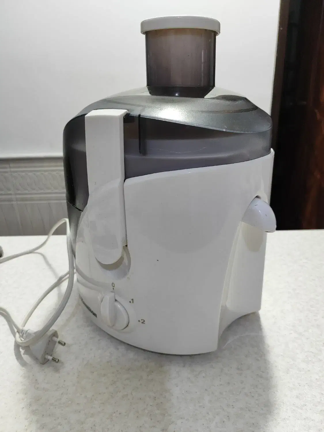 آبمیوه گیری|آبمیوه‌گیر و آب‌مرکبات‌گیر|کاشان, قطب راوندی|دیوار