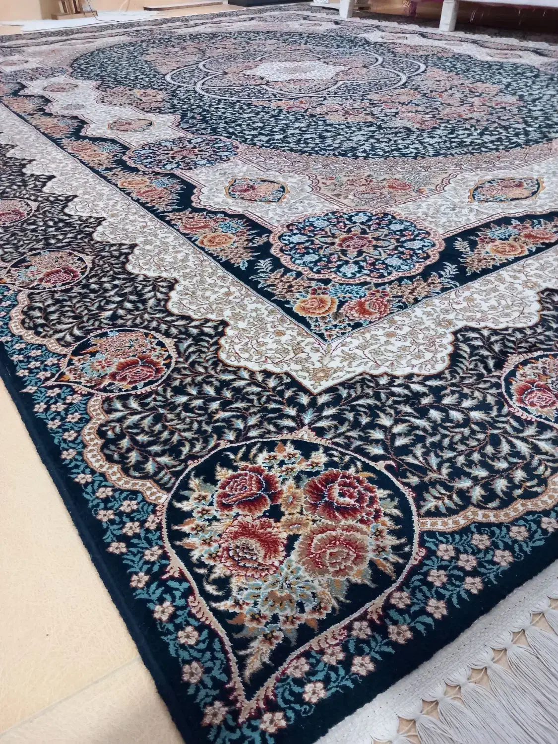 فرش ۱۲ متری|فرش|لوشان, |دیوار