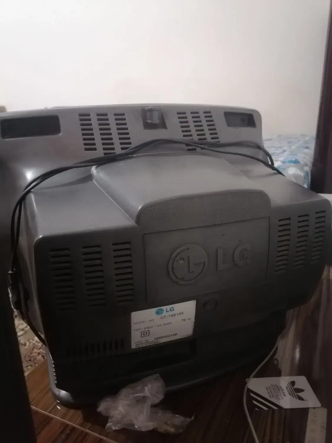 تلوزیون قدیمی LG اصل سالم|تلویزیون و پروژکتور|بندرعباس, |دیوار