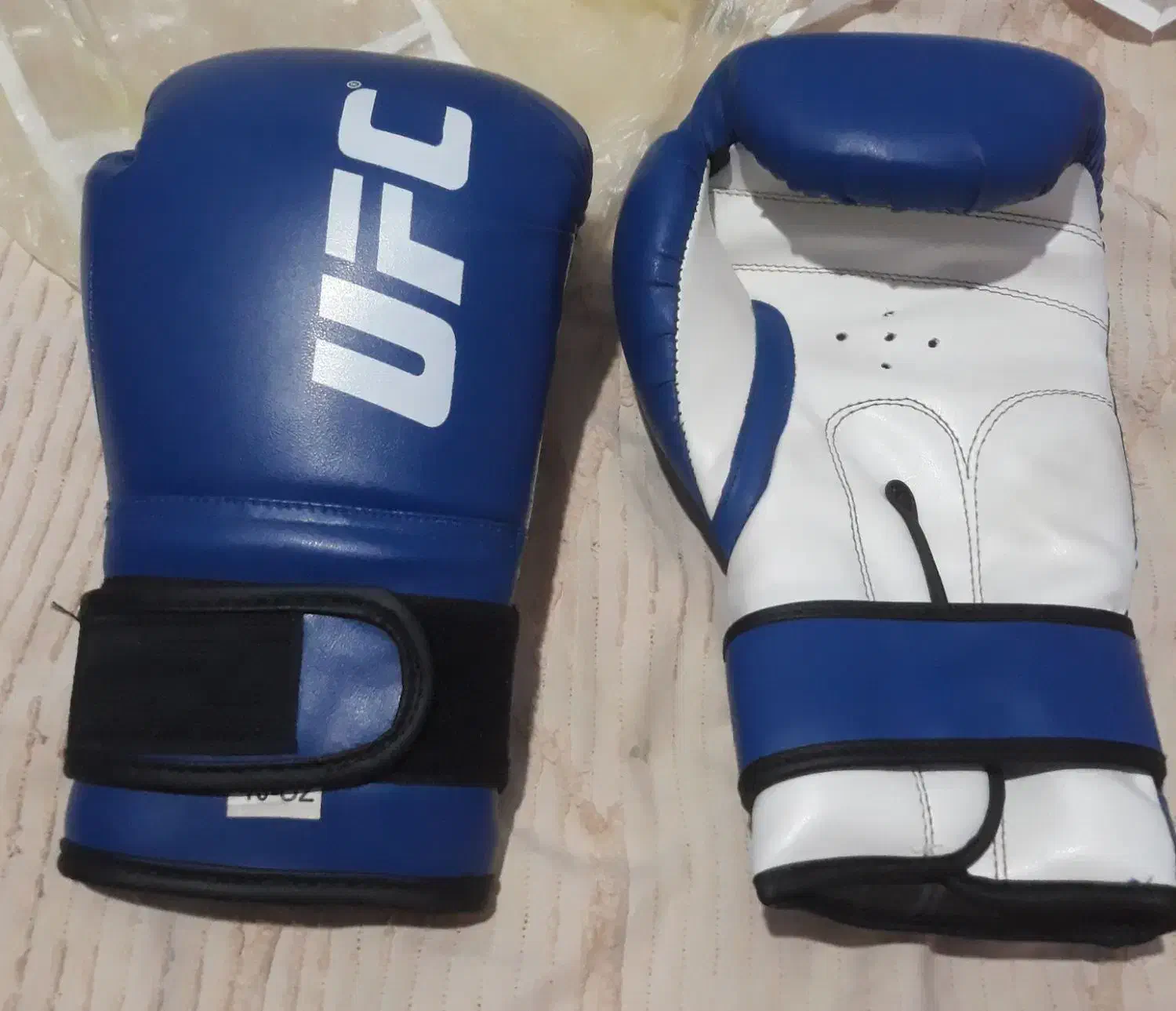 دستکش بوکس UFC پاکستانی نو و استفاده نشده|تجهیزات ورزشی|یزد, |دیوار