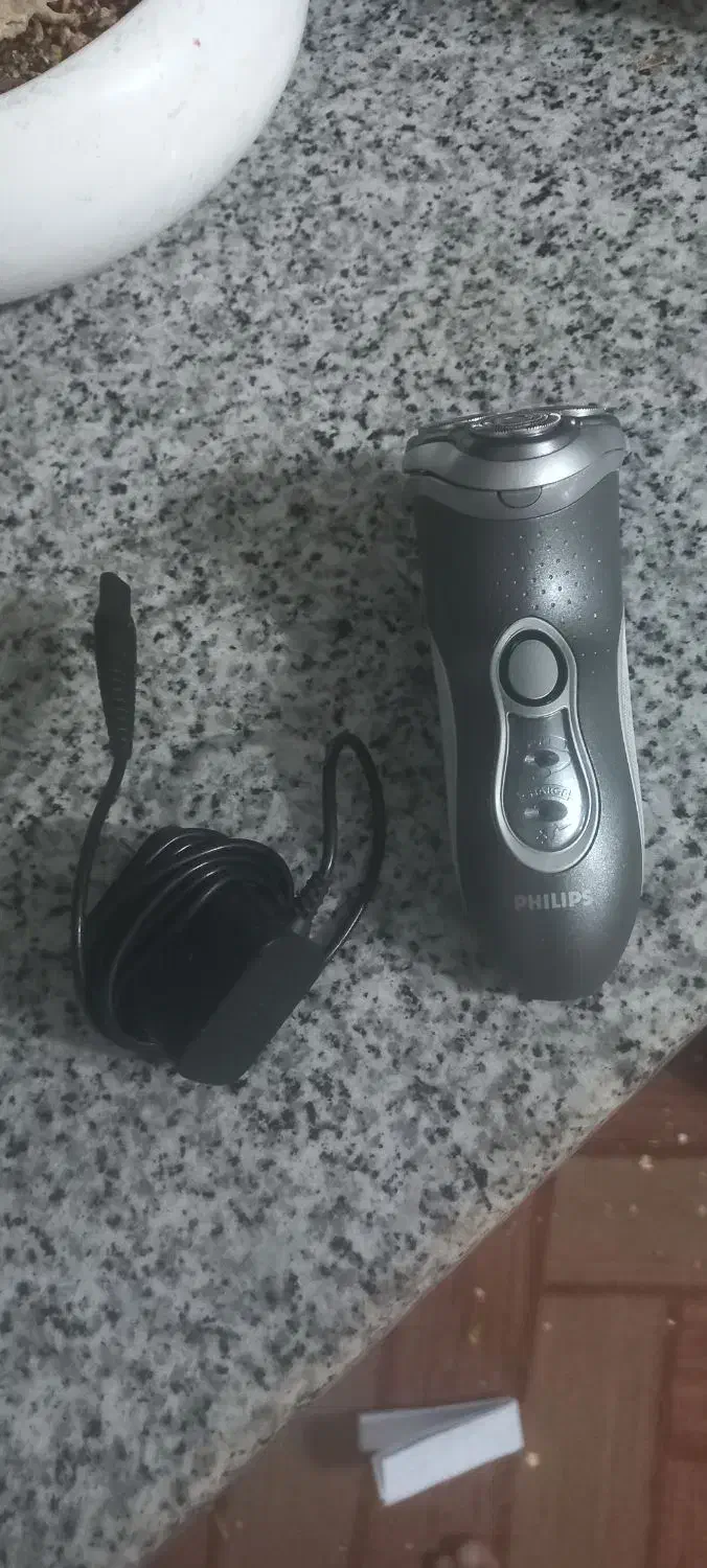 سه تیغ فیلیپس اصل قدیمی کم کار|آرایشی، بهداشتی، درمانی|بیرجند, |دیوار