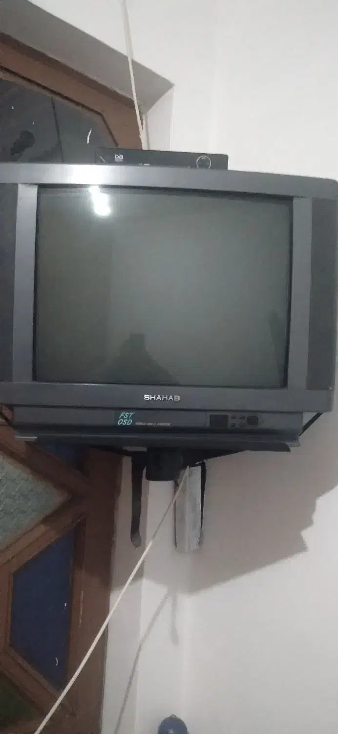فروش تلویزیون ۲۱اینج با دستگاه دیجیتال|تلویزیون و پروژکتور|فومن, |دیوار