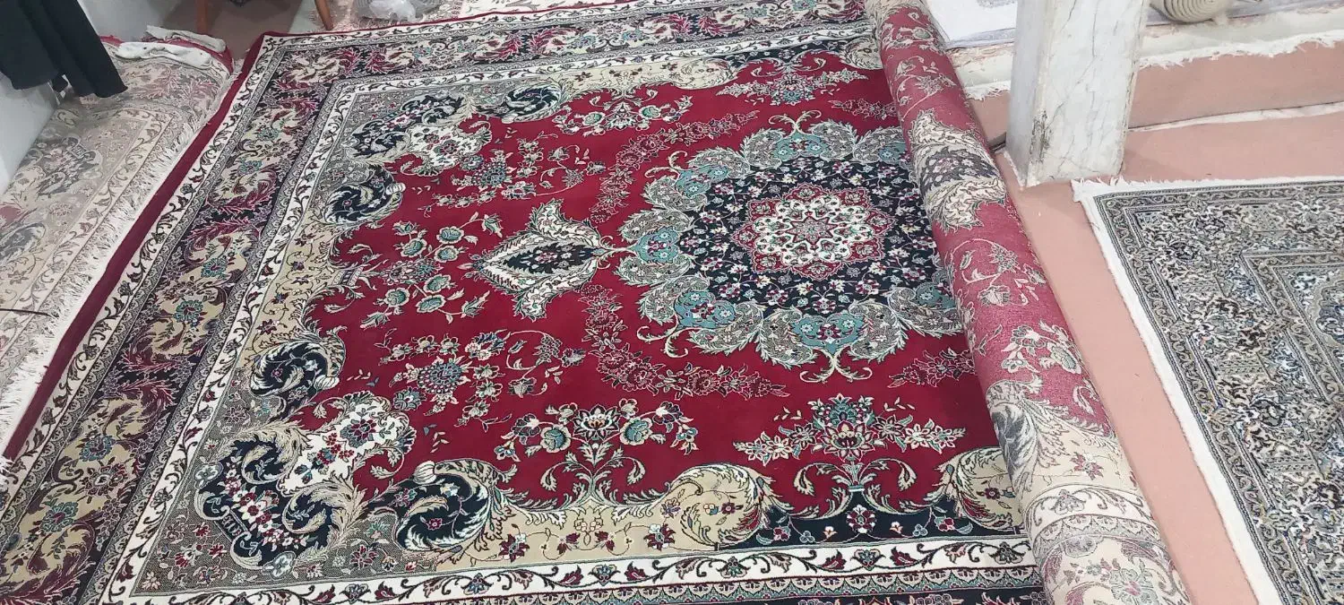 دو جفت فرش یک جفت ۶ و یک جفت ۱۲ متری ۱۰۰۰ شونه|فرش|قم, چهل درخت|دیوار
