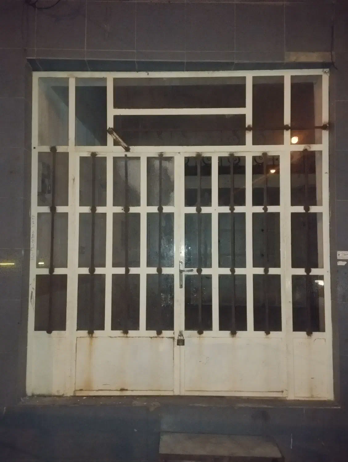 درب مغازه و پنجره ثابت|فروشگاه و مغازه|طبس, |دیوار