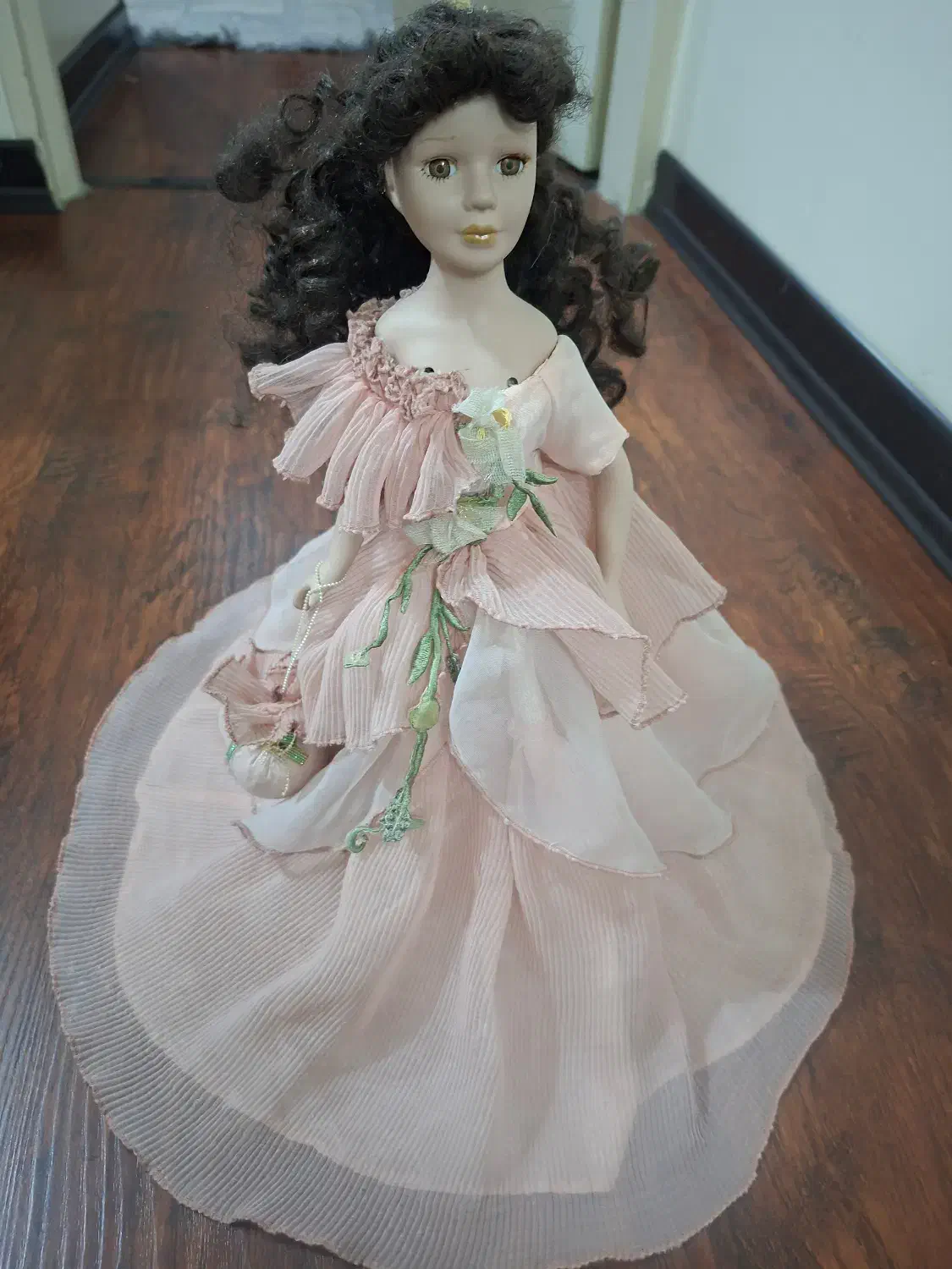 آباژور طرح عروسک و ی گرامافون دست ساز قدیمی دکوری|چراغ خواب و آباژور|تهران, کیانشهر|دیوار