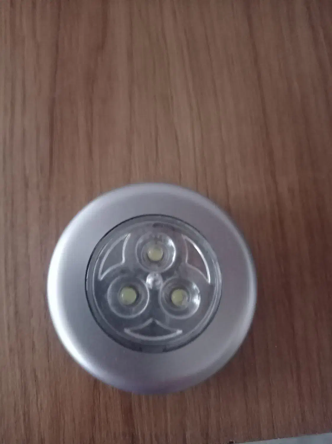 چراغ قوه|لامپ و چراغ|رشت, هلال احمر|دیوار