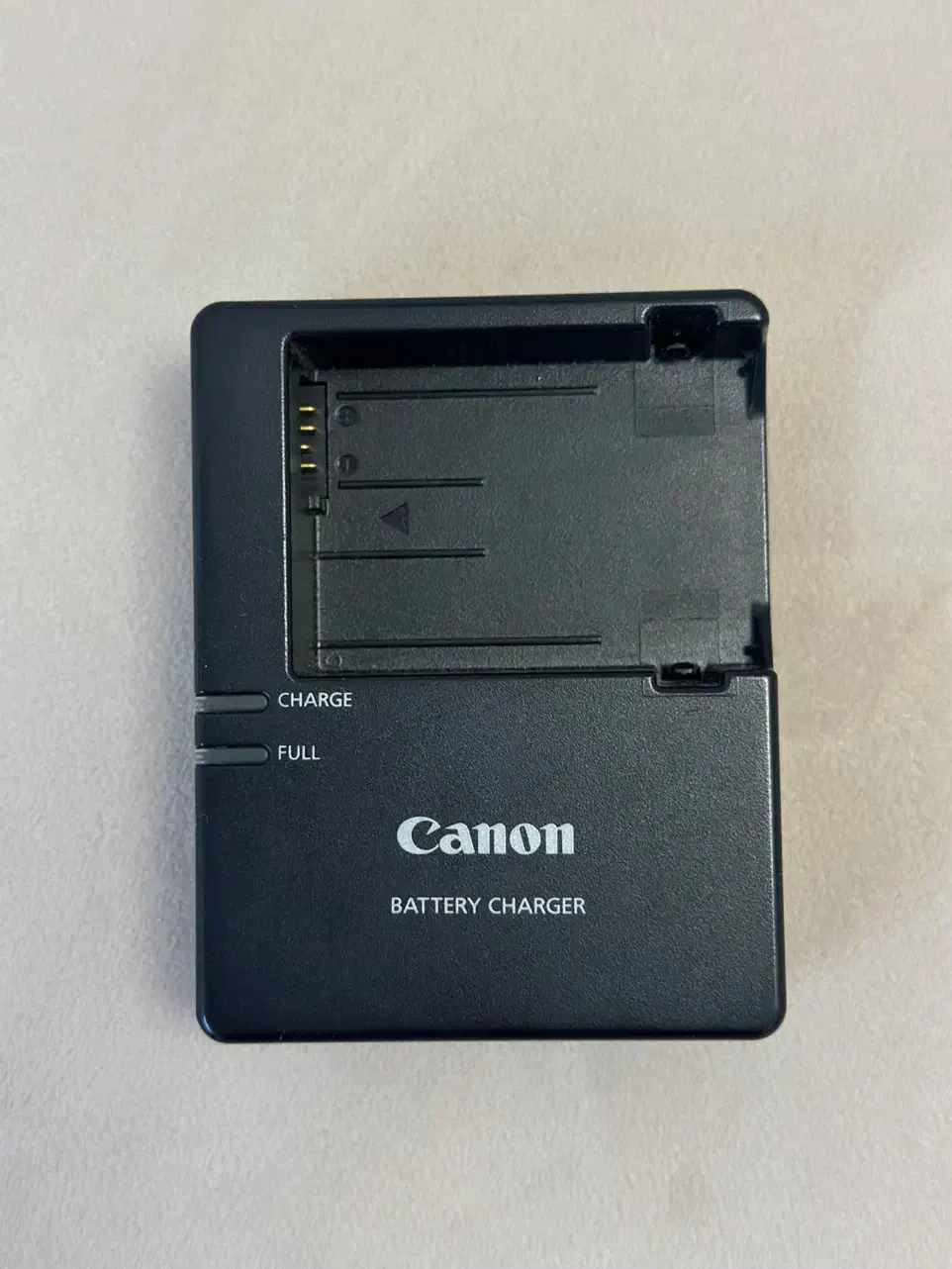 دوربین کنون 700 دی و لنز ۱۸.۱۳۵|دوربین عکاسی و فیلمبرداری|قم, بکایی|دیوار