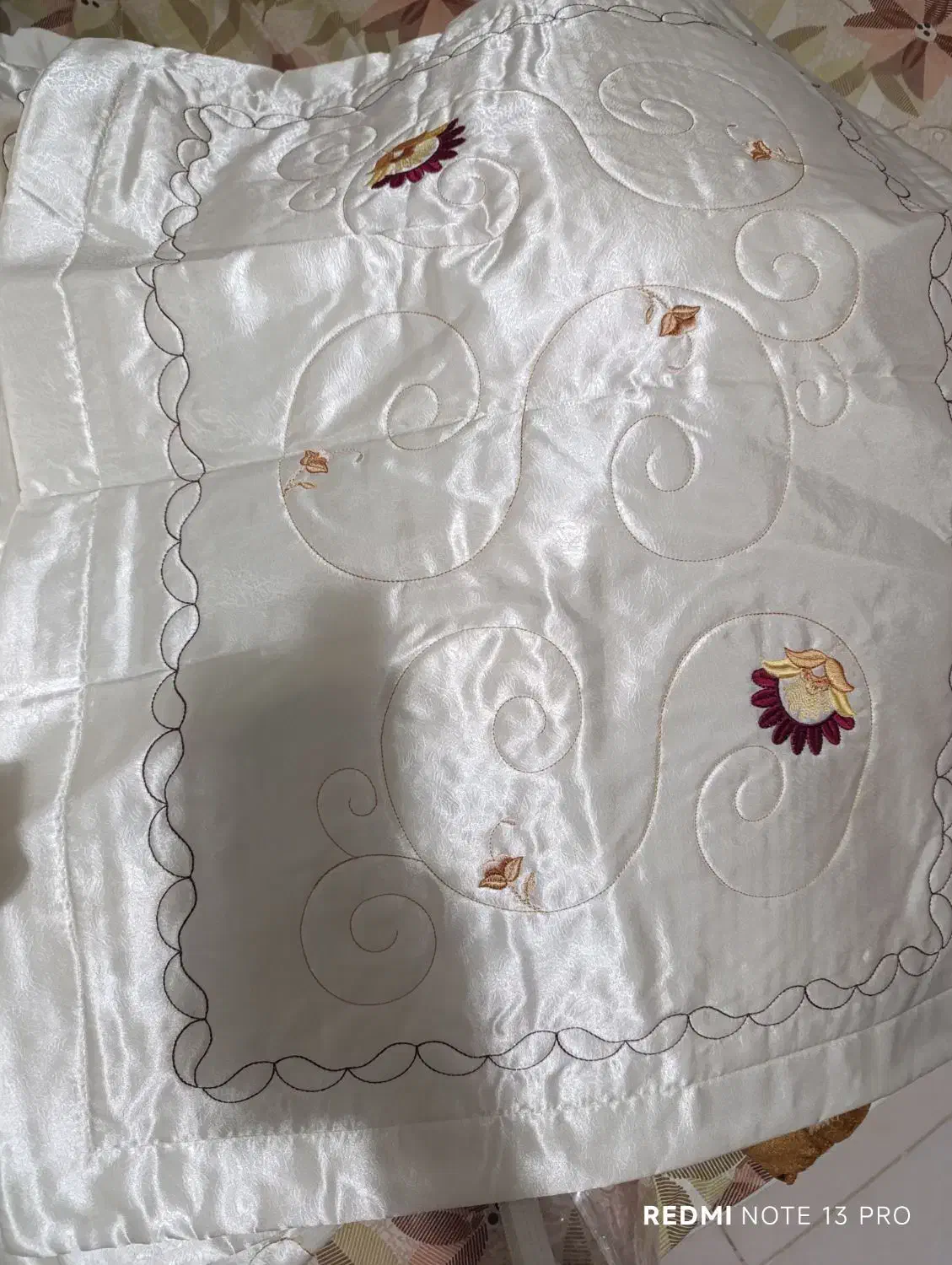 روتختی ساتن گلدوزی|سرویس روتختی|کرمانشاه, |دیوار