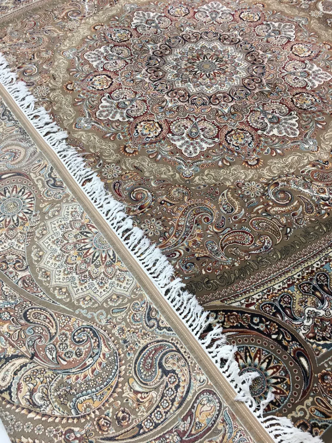 فرش۹متری و۶متری۷۰۰شانه جفته هم|فرش|کرج, باغستان|دیوار