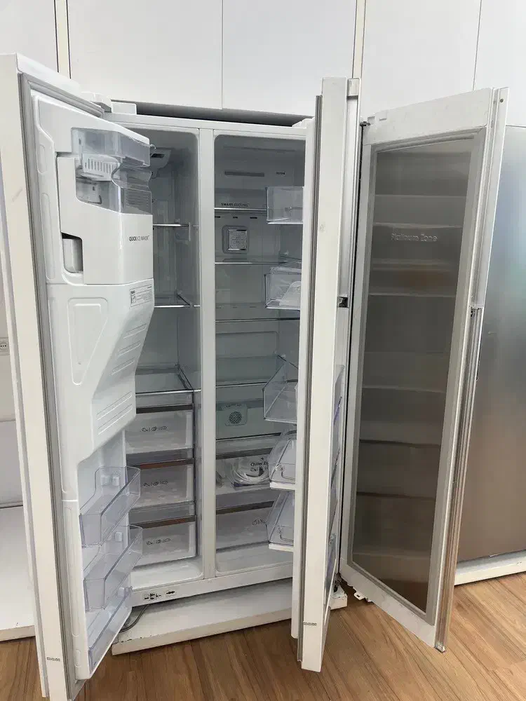 ساید بای ساید گالری 32 فوت(فرنیا)|یخچال و فریزر|فیروزآباد (فارس), |دیوار