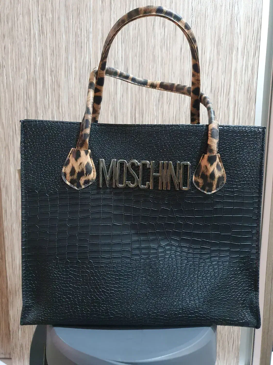 کیف زنانه|کیف، کفش، کمربند|ری, شهادت|دیوار