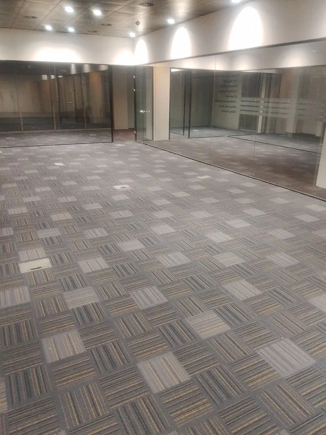 خدمات نصب موکت و چمن مصنوعی نصاب فرش نصاب کفپوش|خدمات پیشه و مهارت|تهران, ستارخان|دیوار