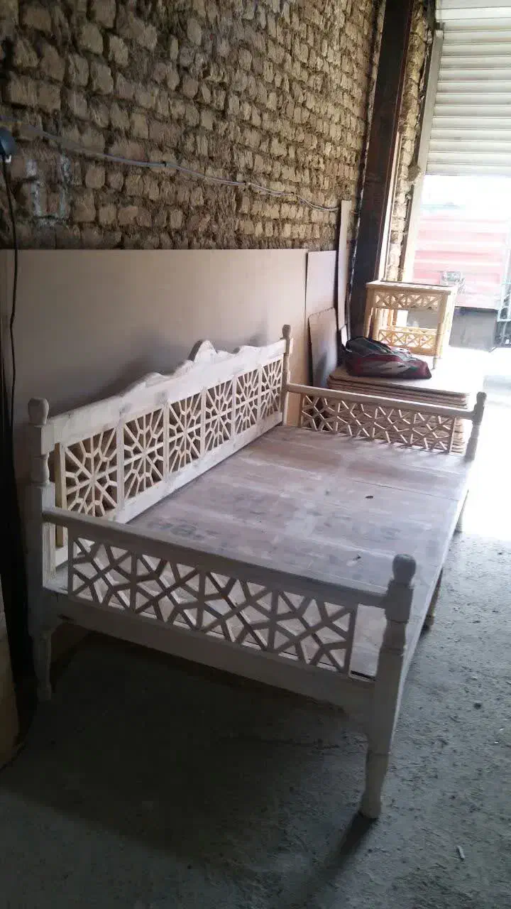 ساخت انواع تخت های سانتی|مبلمان خانگی و میز عسلی|قم, قلعه کامکار|دیوار