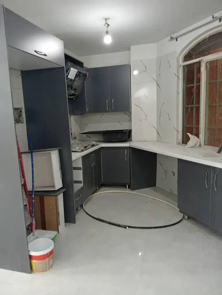 ۷۰متر/طبقه‌همکف باپارکینگ/فول‌بازسازی/چهارباغ‌غربی