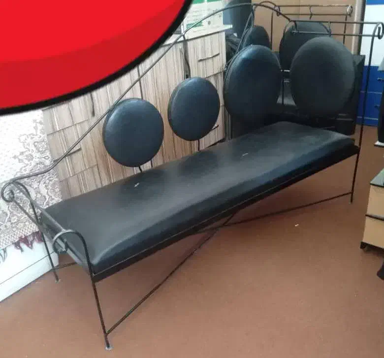 دکور آرایشگاه صندلی انتظار|آرایشگاه و سالنهای زیبایی|پاسارگاد, |دیوار