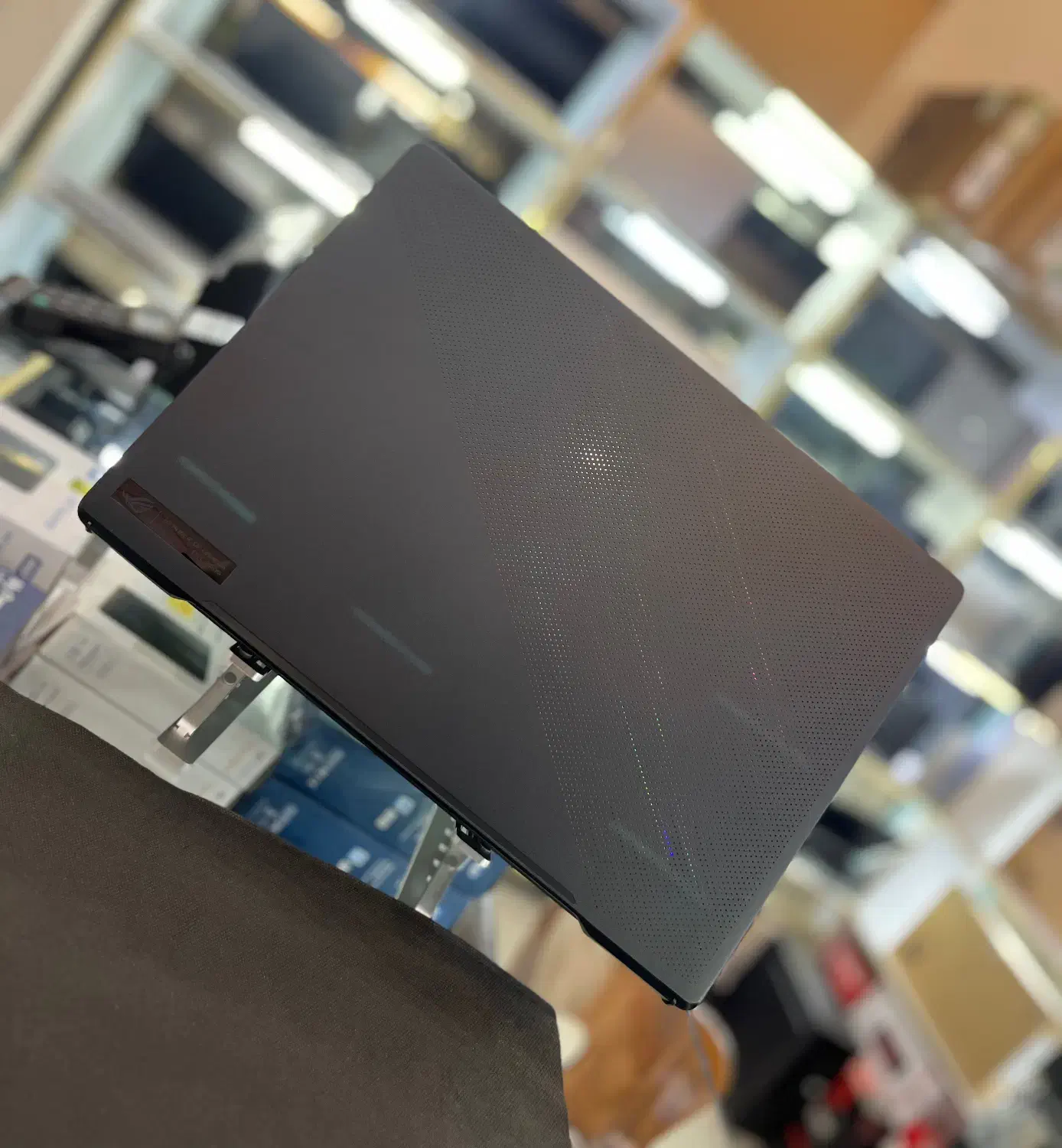 لپتاپ سری راگ زفیروس ROG ZEPHYRUS gu603zm m16|رایانه همراه|اصفهان, درب کوشک|دیوار