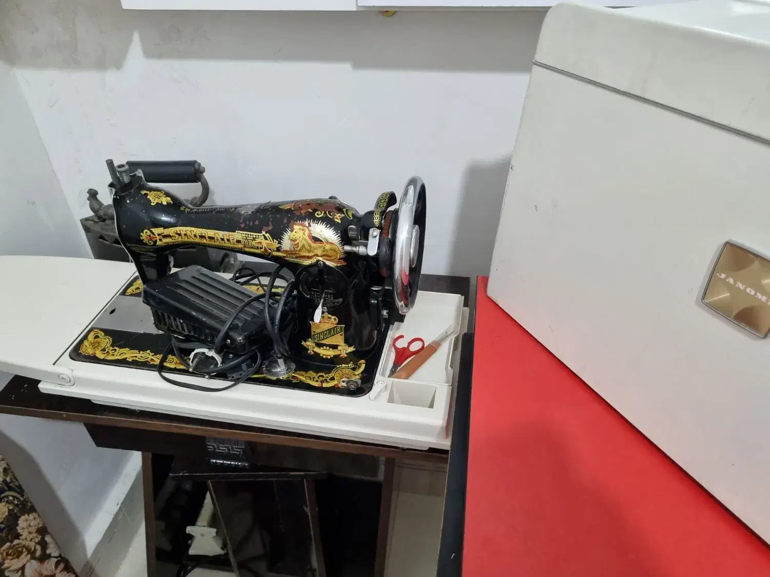 چرخ مشکی شیر نشان اصلی|چرخ خیاطی و ریسندگی|مشهد, کوشش|دیوار