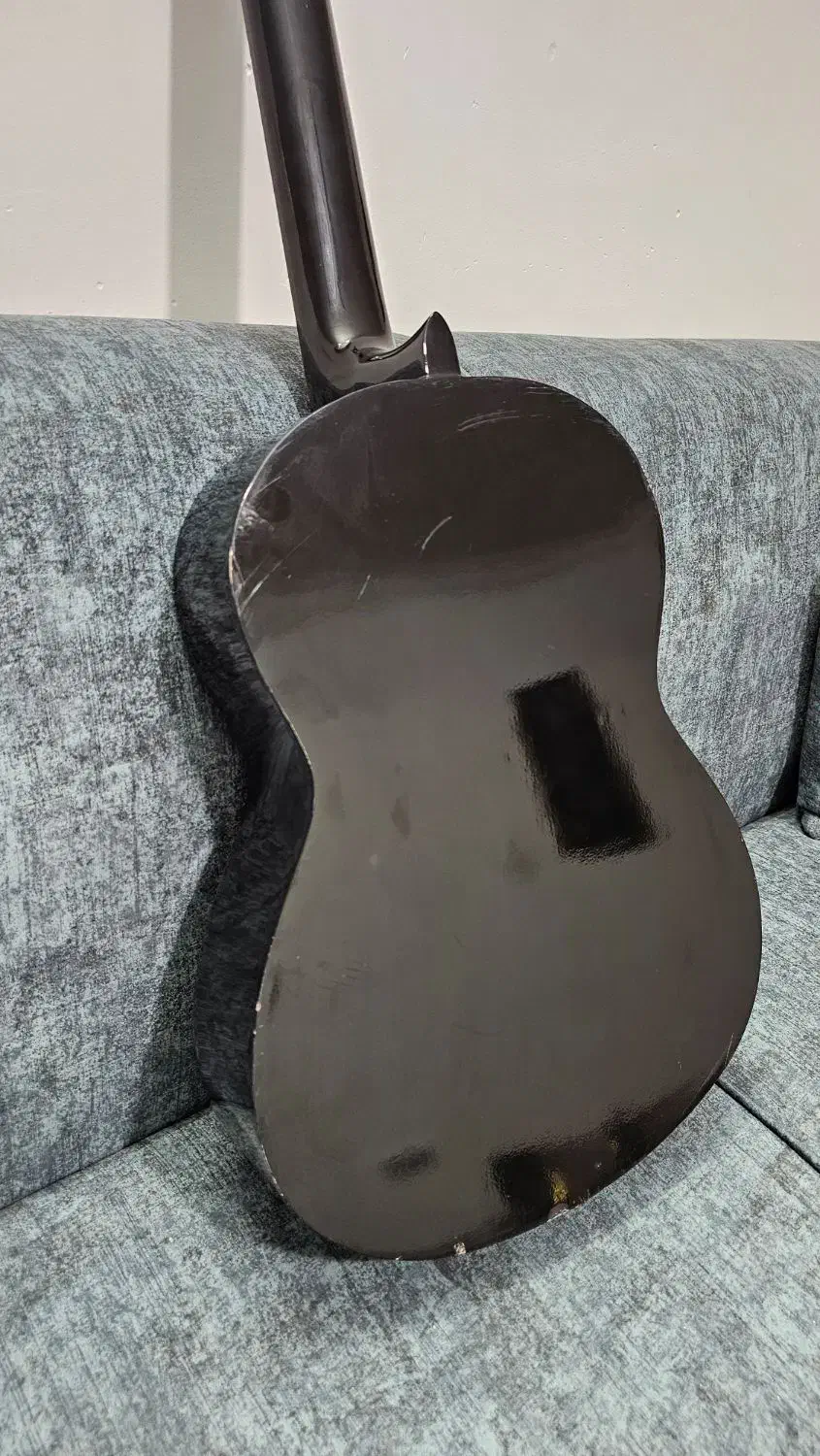 گیتار فندر تمام مشخصات با ترجمه داخل عکس|گیتار، بیس، امپلیفایر|نیشابور, فردوسی جنوبی|دیوار