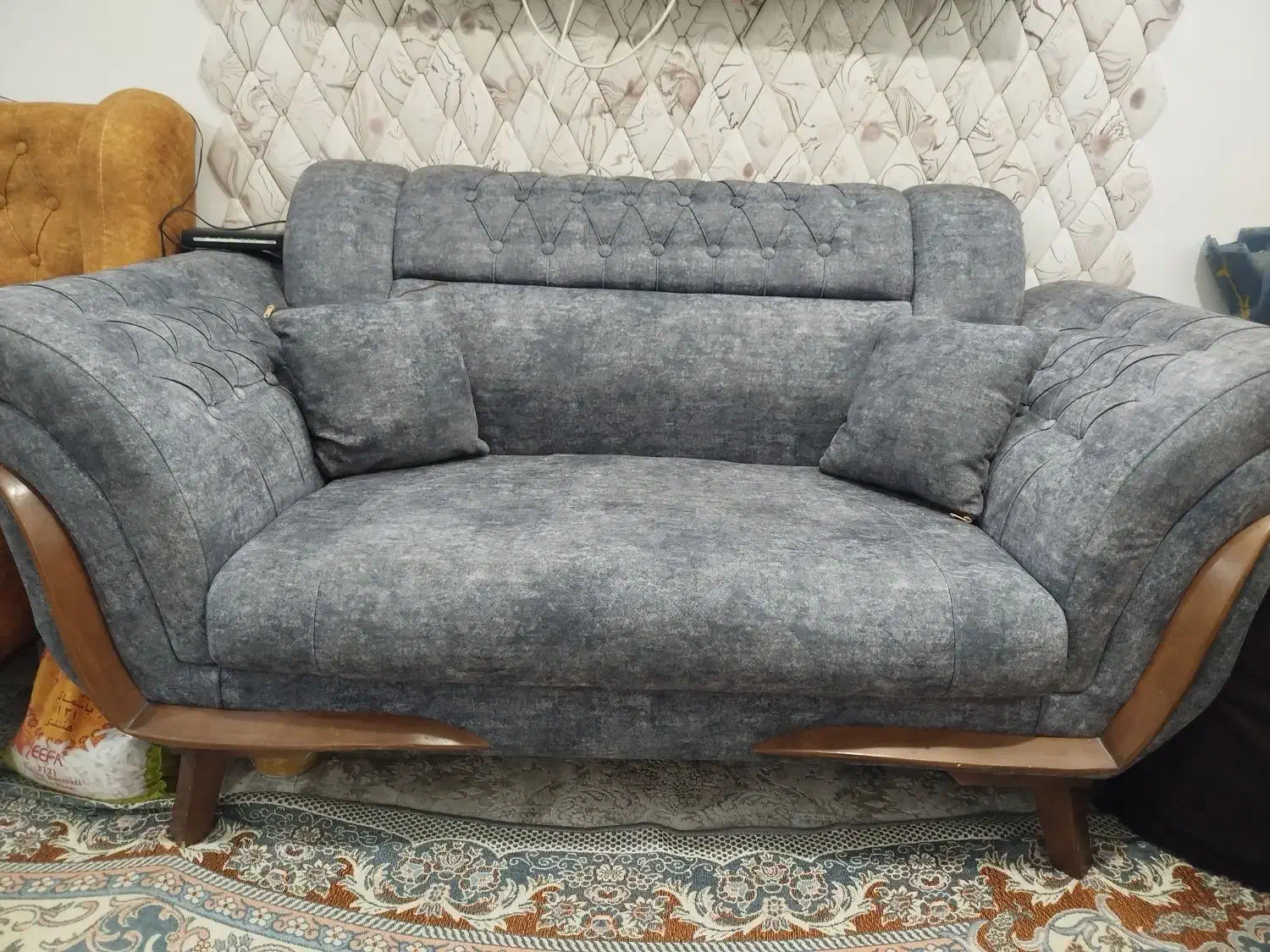 مبل ۷ نفره در حد نو|مبلمان خانگی و میز عسلی|قم, شهرک امام حسین|دیوار