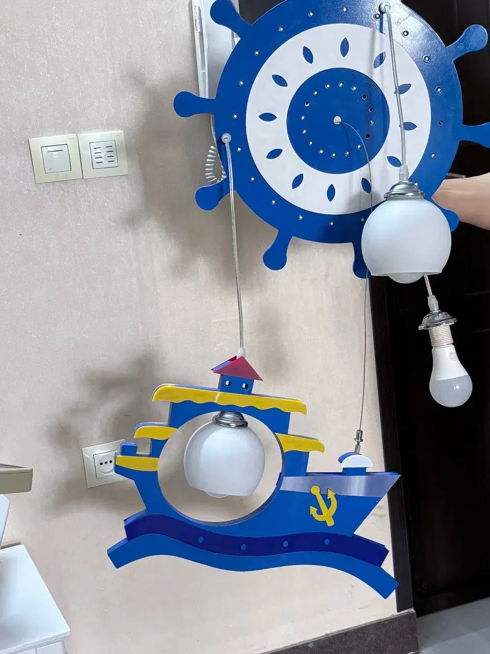 لوستر|لوستر و چراغ آویز|فردیس, داوری|دیوار