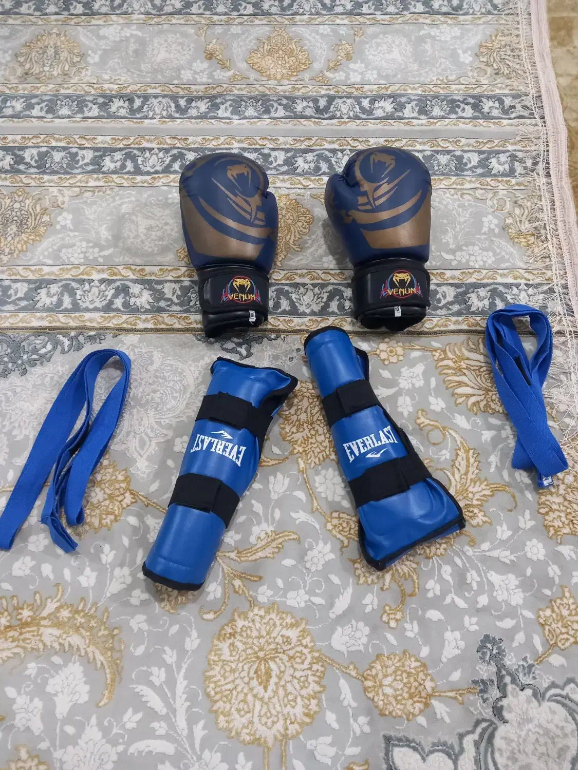 دستکش بوکس با تجهیزات|تجهیزات ورزشی|اسلامآباد غرب, |دیوار