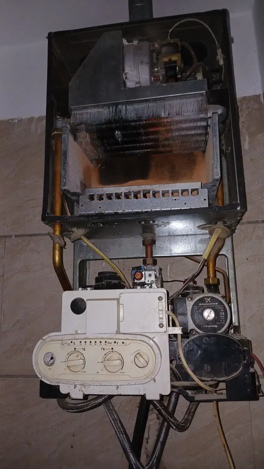 سرویس آبگرمکن دیواری  پکیج بخاری|خدمات پیشه و مهارت|باقرشهر, |دیوار