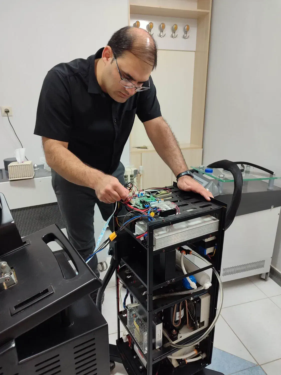 تعمیر سیار دستگاه لیزر و لاغری در یزد|خدمات آرایشگری و زیبایی|یزد, |دیوار