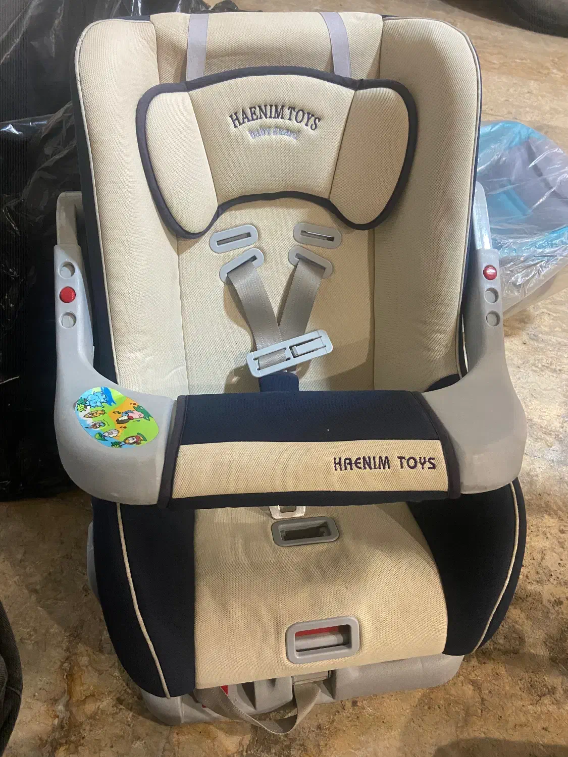 صندلی ماشین کودک به همراه موزیکال|تخت و صندلی بچه|قائمشهر, |دیوار