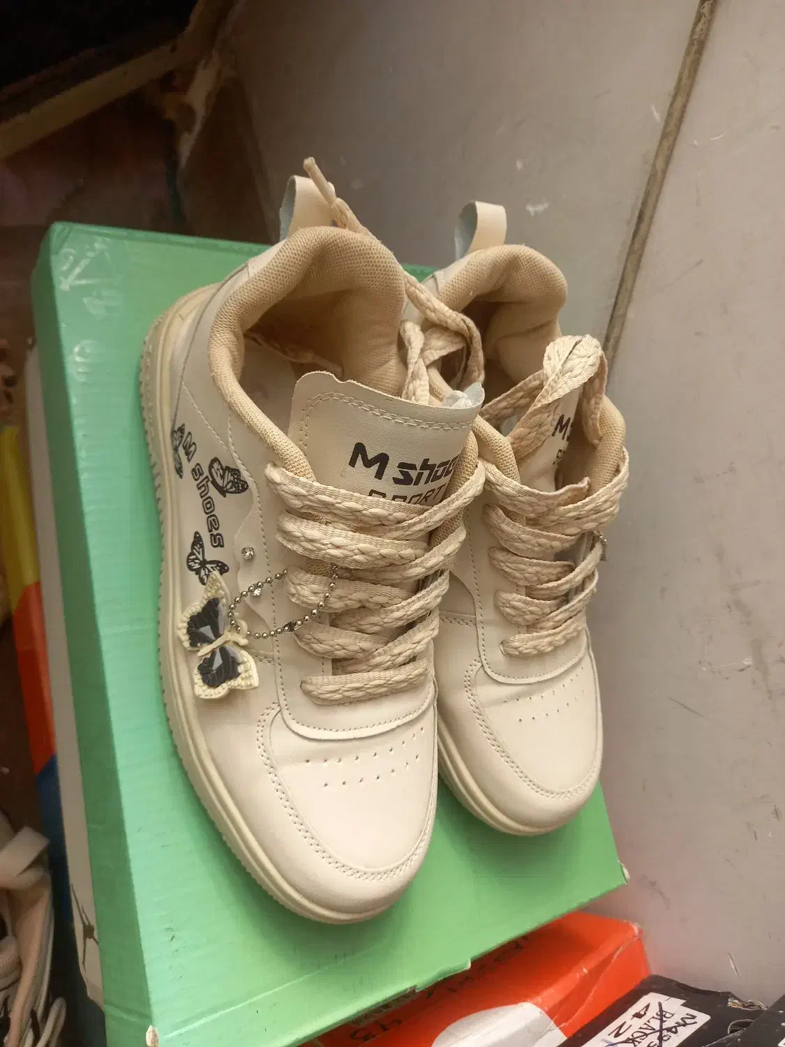 کفش اسپرت دخترونه سایز 38|کیف، کفش، کمربند|شیراز, شریف‌آباد|دیوار