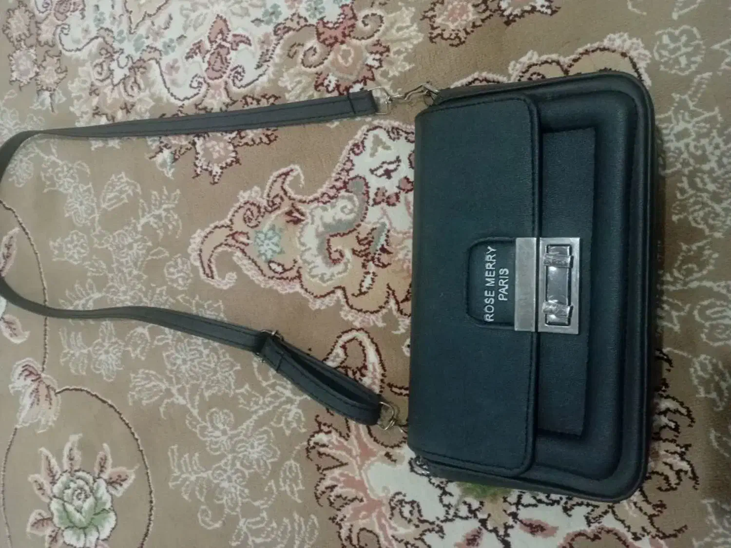 کیف|کیف، کفش، کمربند|نهاوند, |دیوار