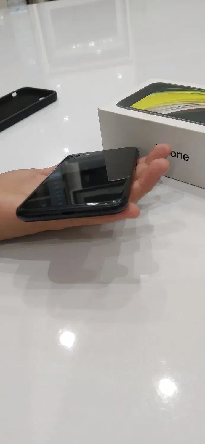 آیفون se 2020 مشابه آکبند|موبایل|تهران, امجدیه (خاقانی)|دیوار